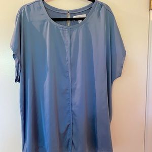 Additionelle “A” top.